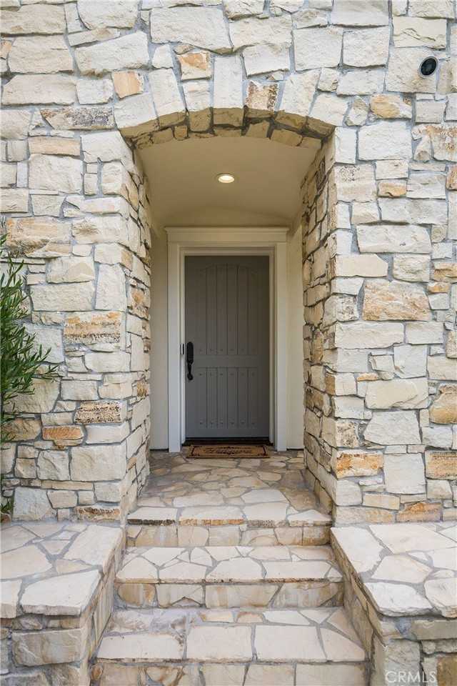 755 31st Street - Photo 4 of 50