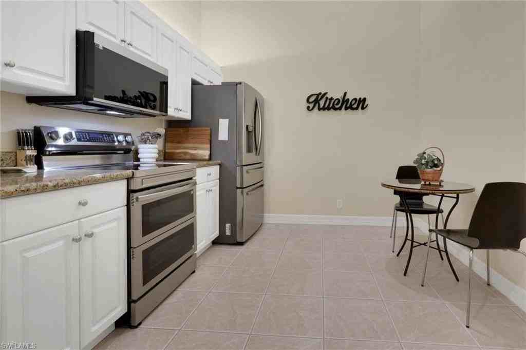 15079 Sterling Oaks Drive - Photo 6 of 47