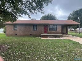 featured image of 726 Larkwood Cir Sw