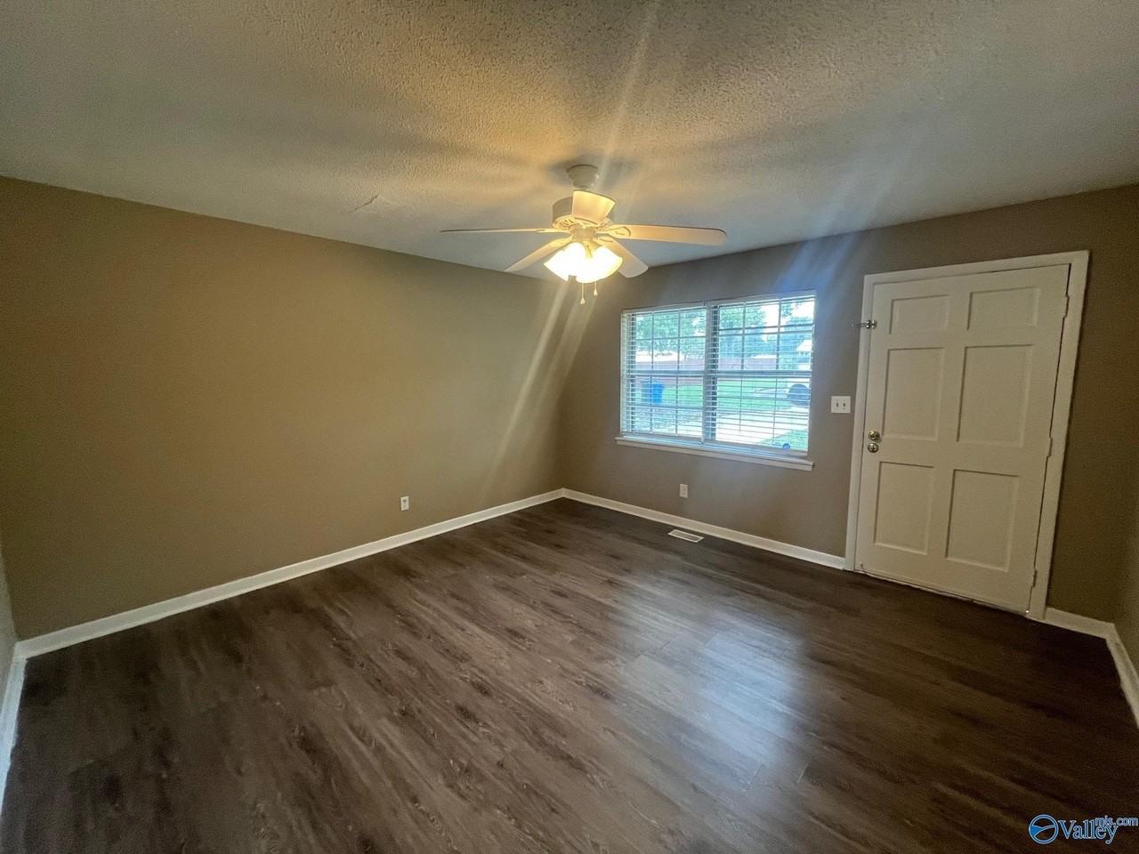 726 Larkwood Cir Sw - Photo 4 of 18