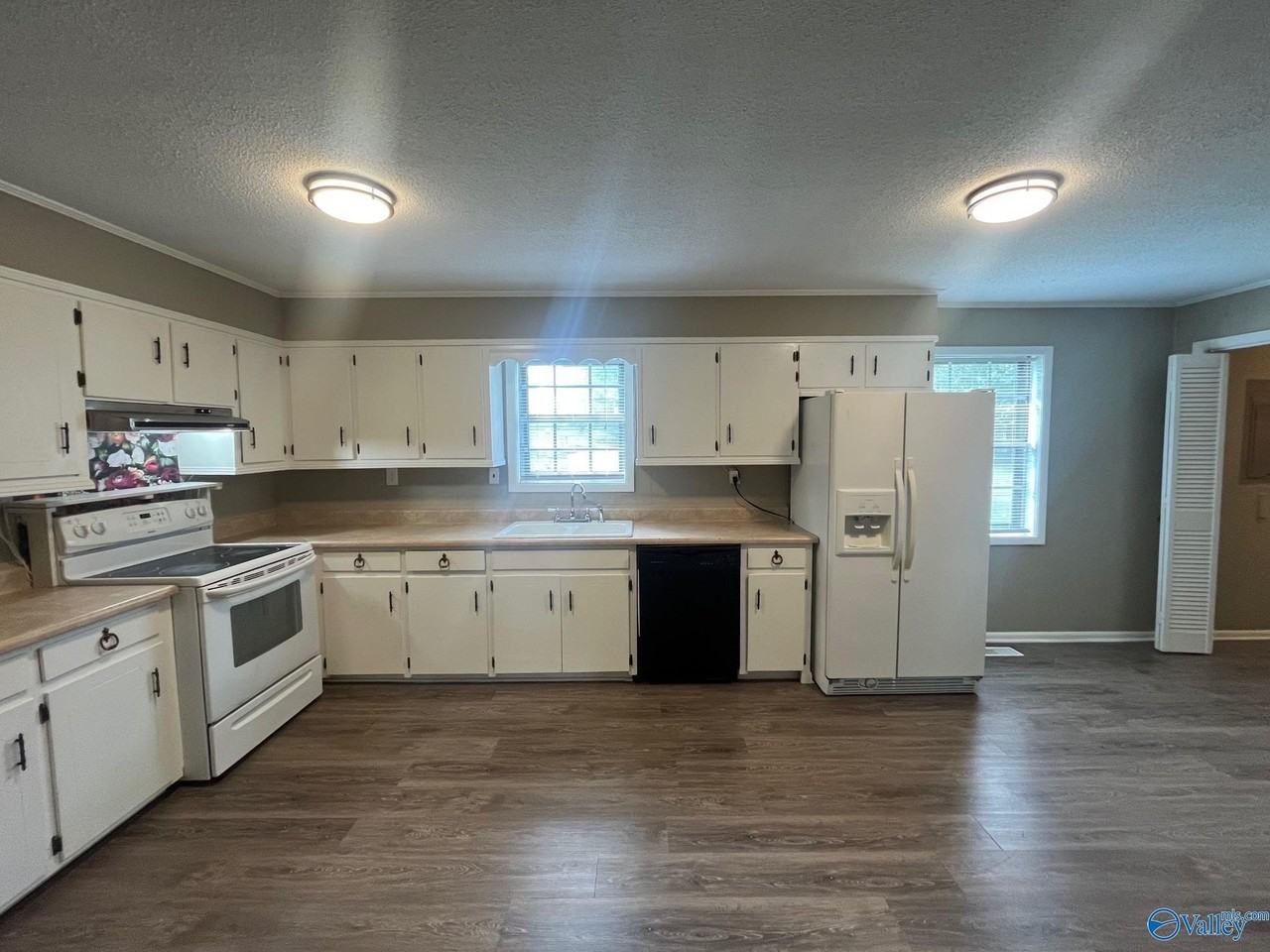 726 Larkwood Cir Sw - Photo 5 of 18