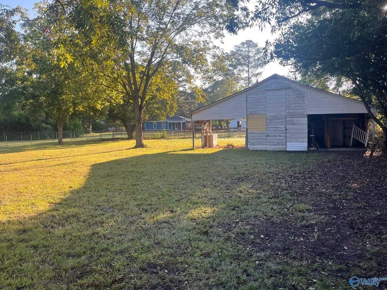 212 Cherry St Nw - Photo 3 of 22