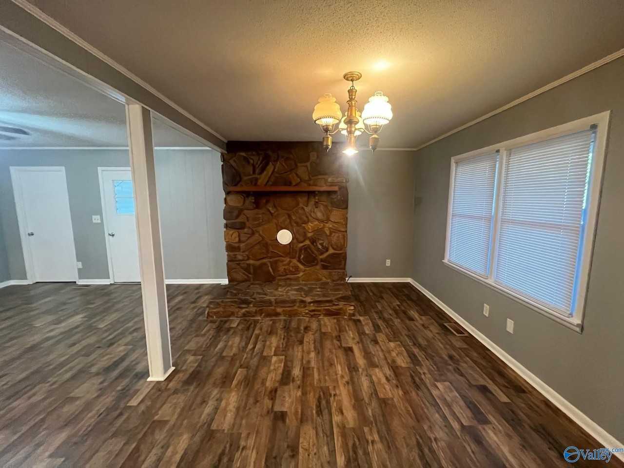 212 Cherry St Nw - Photo 4 of 22