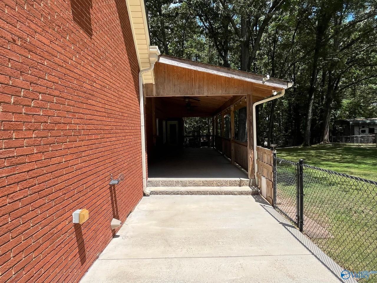 146 Bobwhite Dr - Photo 4 of 50