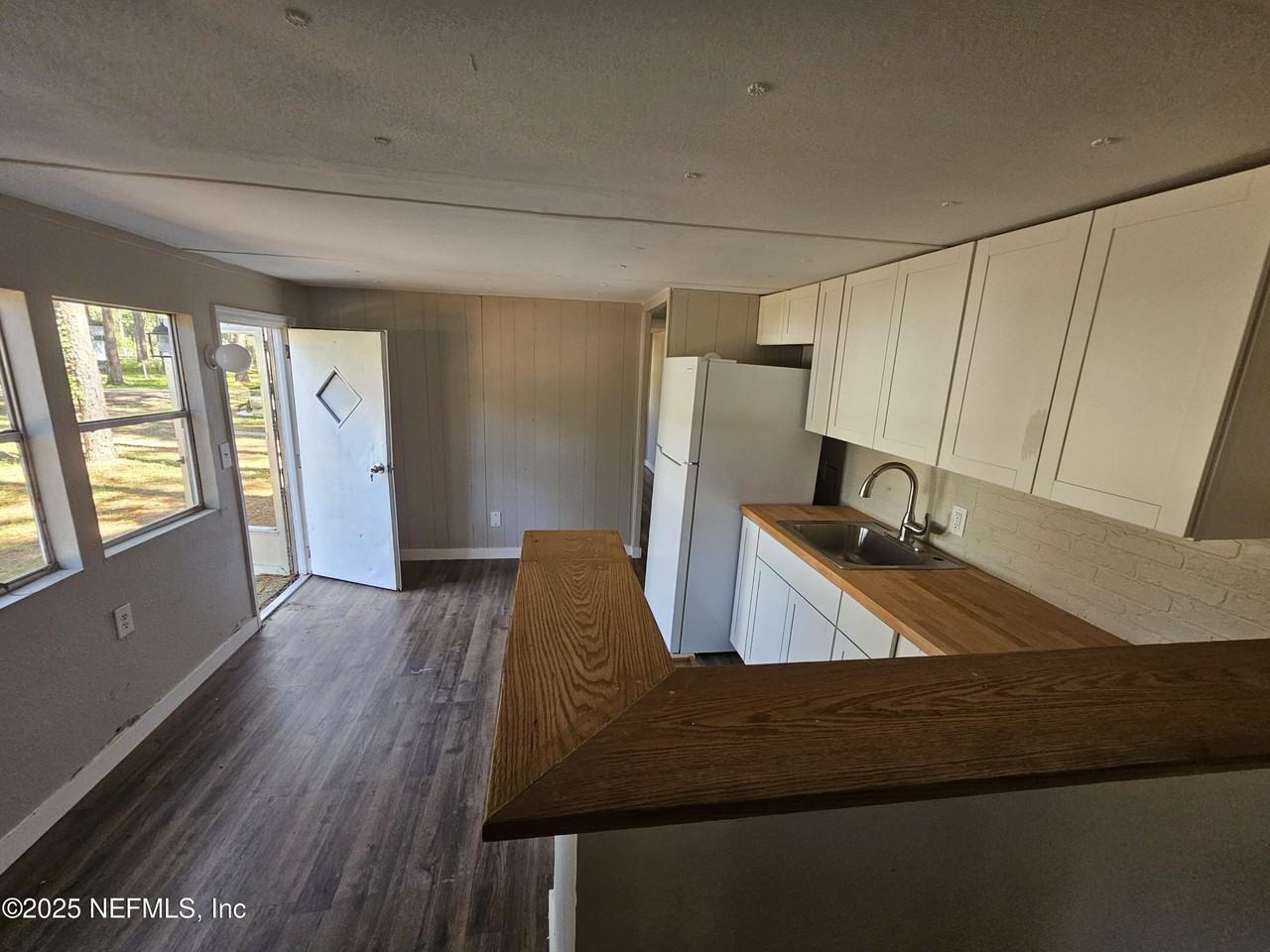 7577A Sonia Dr - Photo 6 of 9