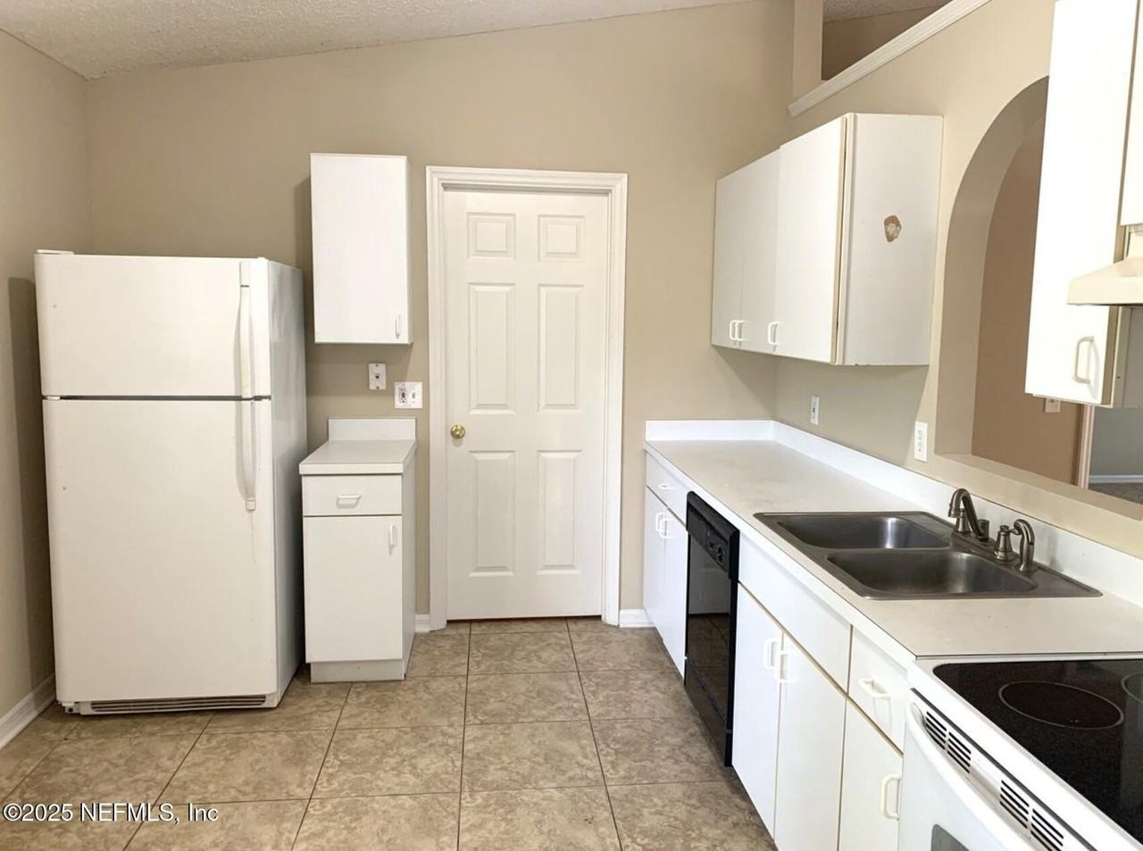 2698 R S Bailey Dr E - Photo 7 of 18