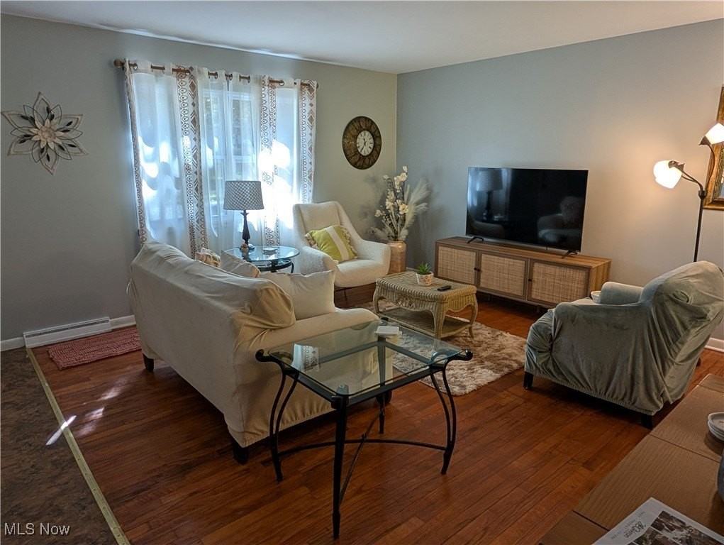 1494 Hilton Dr - Photo 3 of 49