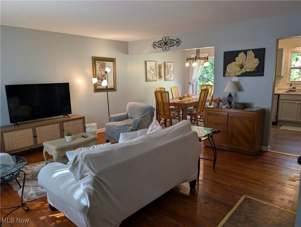 1494 Hilton Dr - Photo 4 of 49