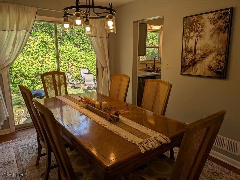 1494 Hilton Dr - Photo 6 of 49