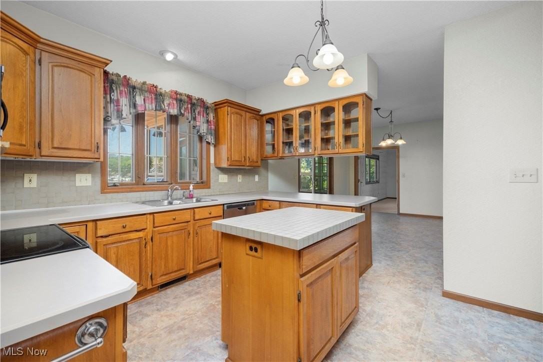 4591 S Memorial Shoreway Dr - Photo 4 of 26