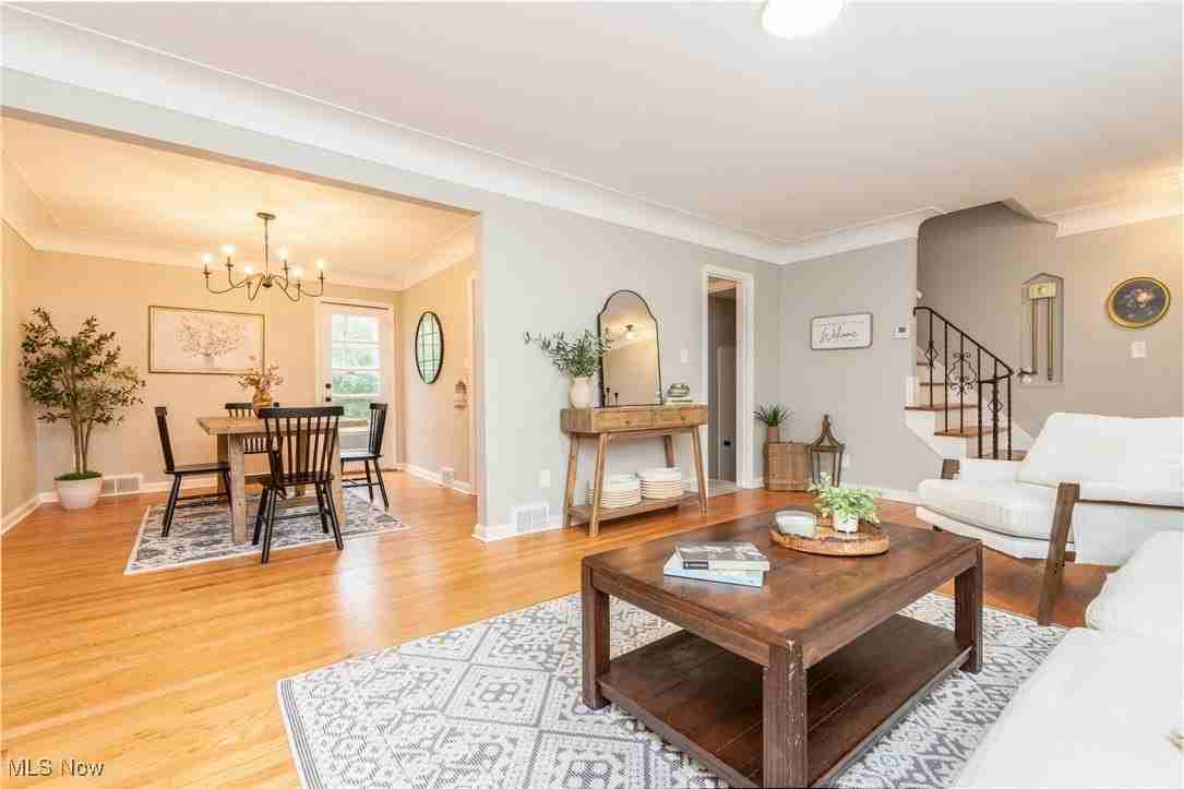 23100 E Groveland Rd - Photo 6 of 28