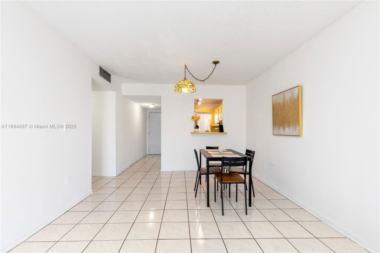 1630 W 46th St #514B - Photo 5 of 8