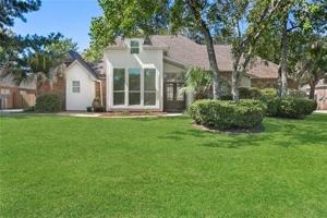 featured image of 1835 E Ridge Dr