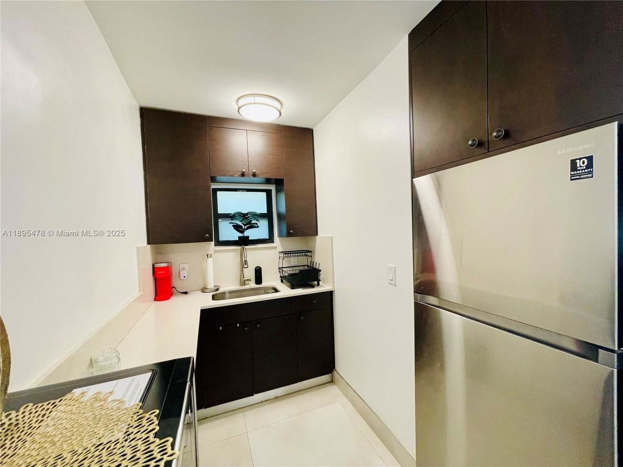 38 Nw 52nd St #1 - Photo 5 of 8