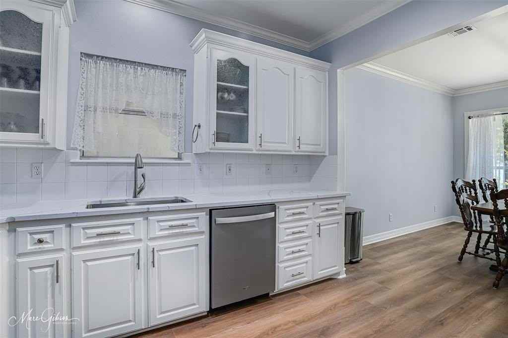 947 Judy Ln - Photo 4 of 25