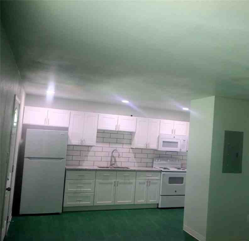 866 Gonzales St - Photo 2 of 6