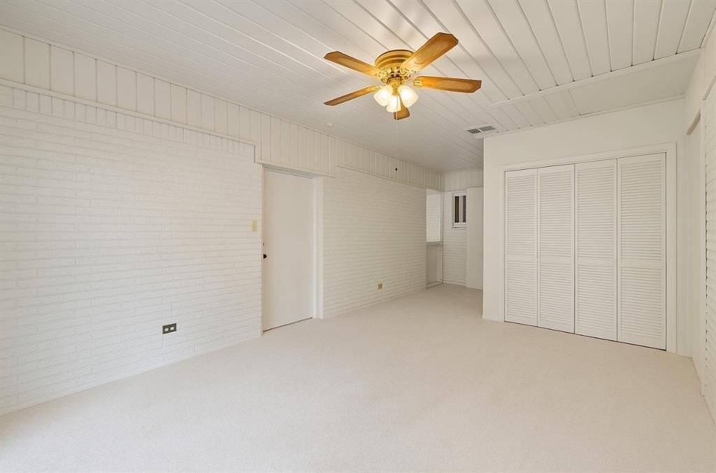 1502 Westcrest Dr - Photo 3 of 18