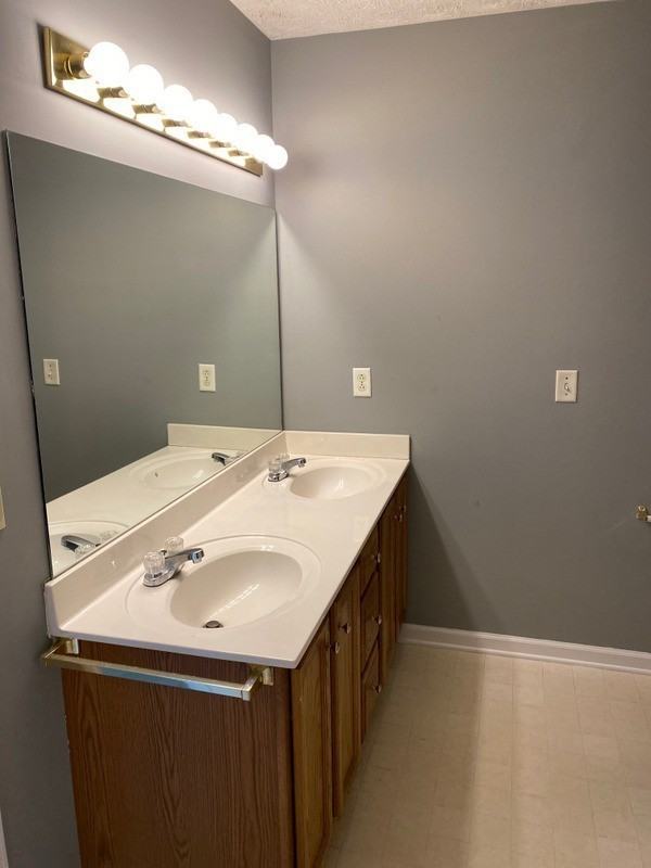 2812 Roscommon Dr - Photo 6 of 6