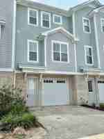 featured image of 4006 Tamarisk Ln