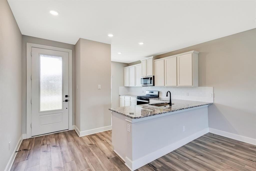 1816 Jeanine Drive - Photo 4 of 23