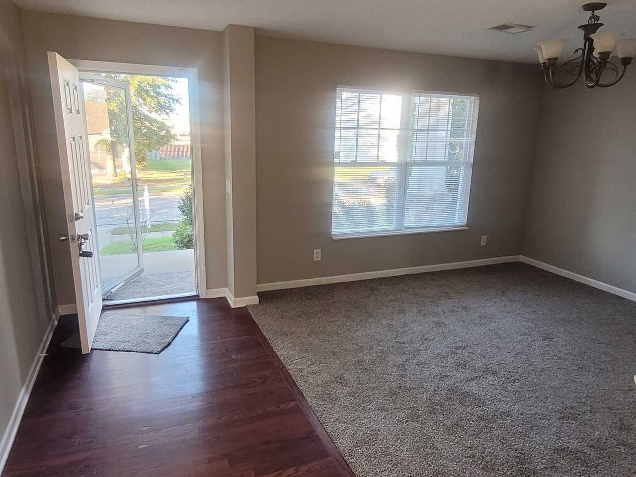 4824 Irving Ln - Photo 5 of 18