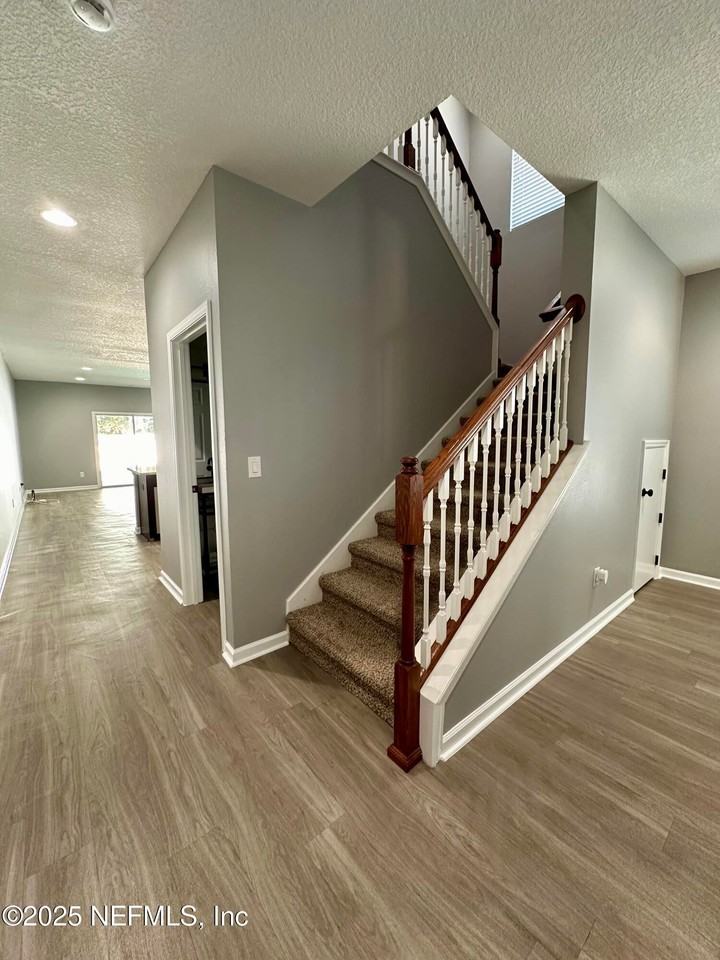 1319 Lasalle St - Photo 5 of 25