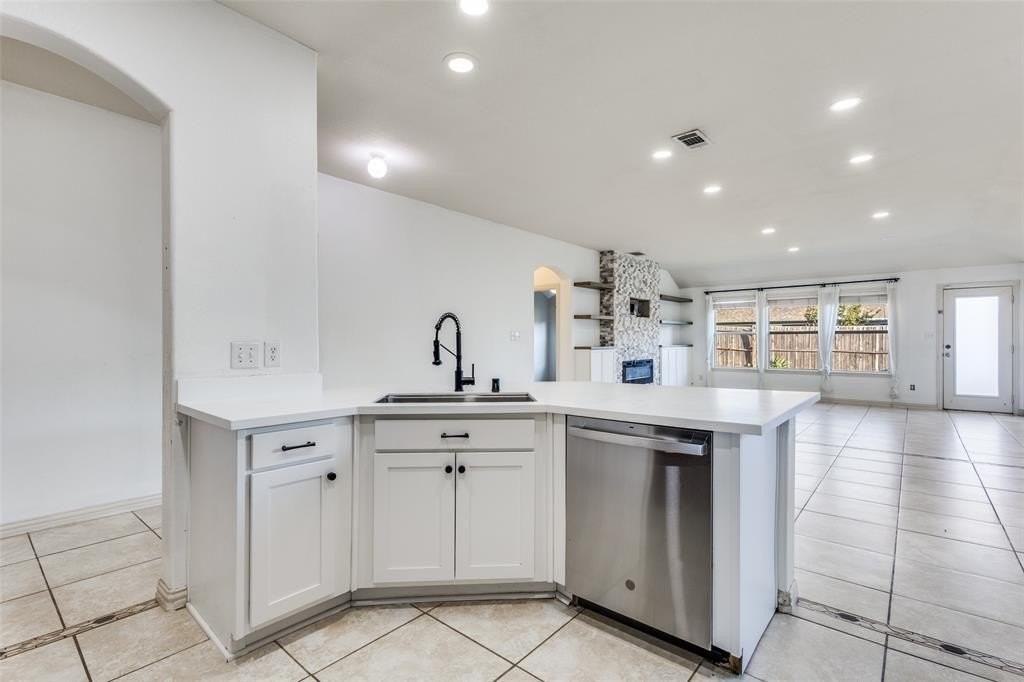 509 Creekside Dr - Photo 4 of 12