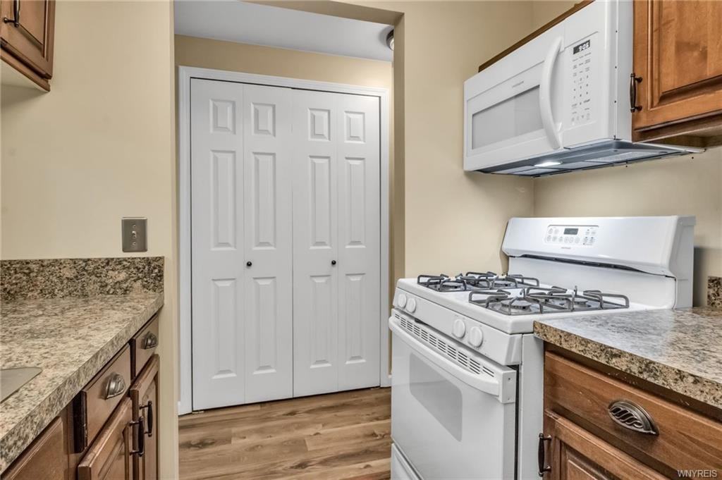 270 Buffalo Road - Photo 4 of 50