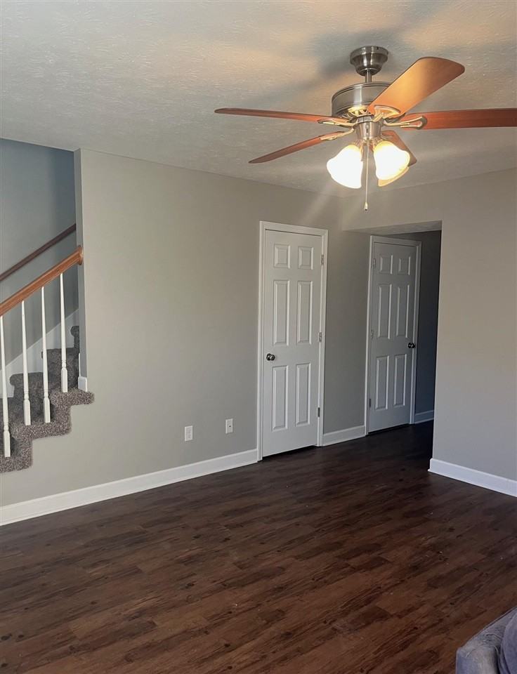 279 Audley Ave - Photo 2 of 12