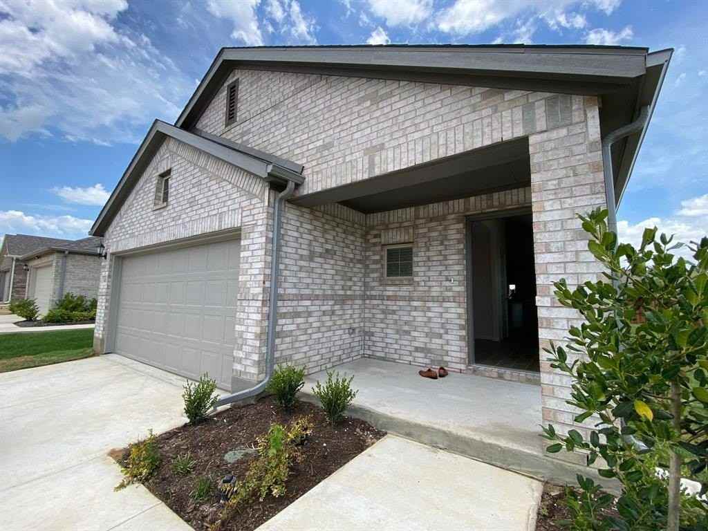 14157 Danesdale Dr - Photo 2 of 21