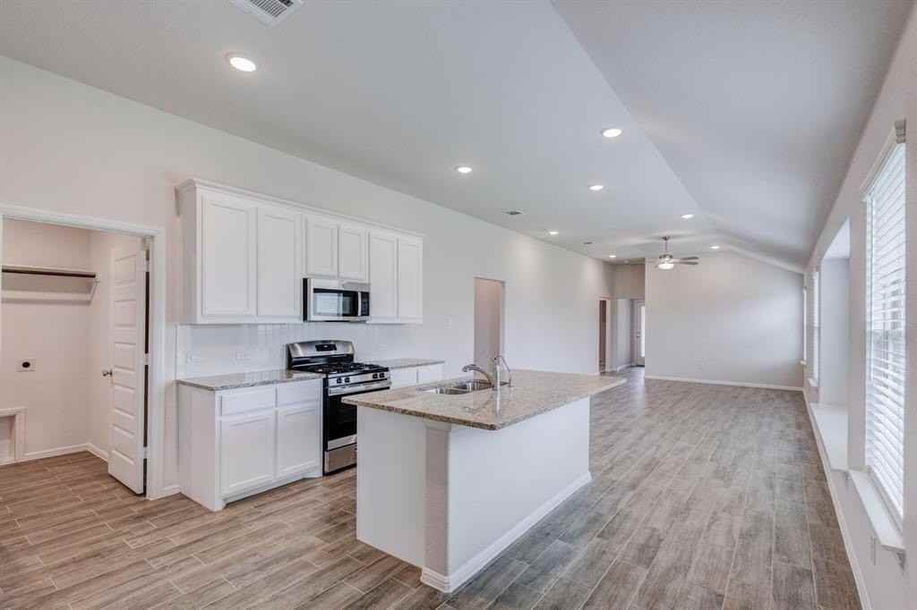 14157 Danesdale Dr - Photo 3 of 21