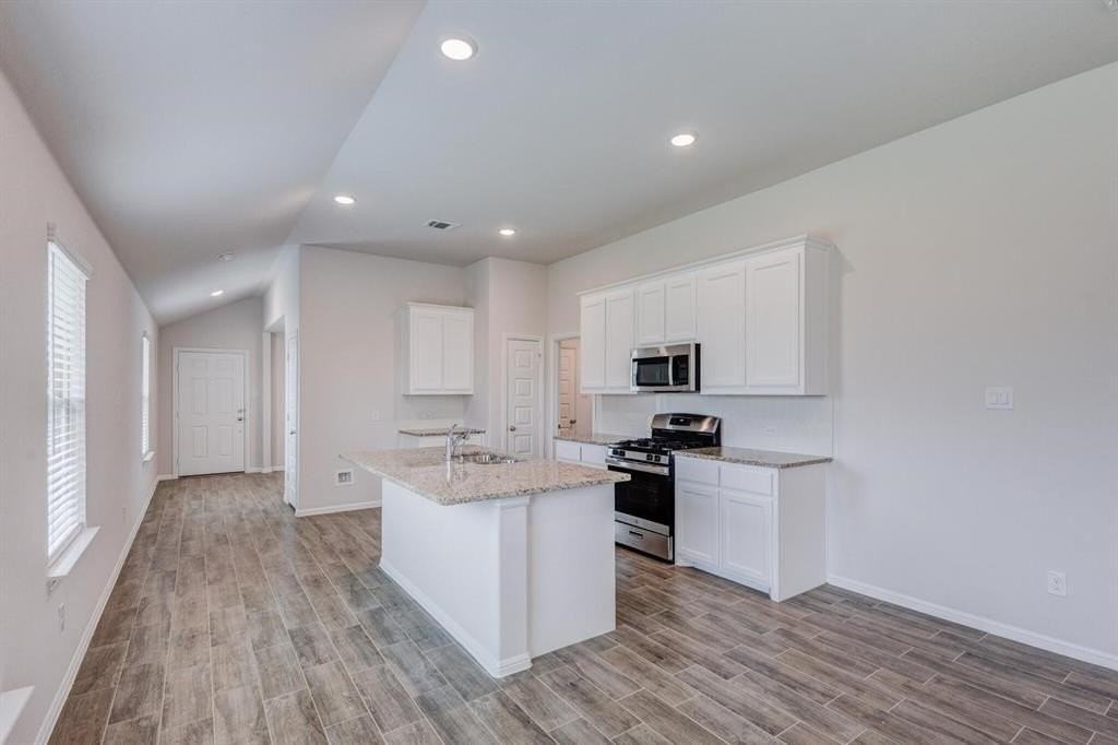 14157 Danesdale Dr - Photo 4 of 21