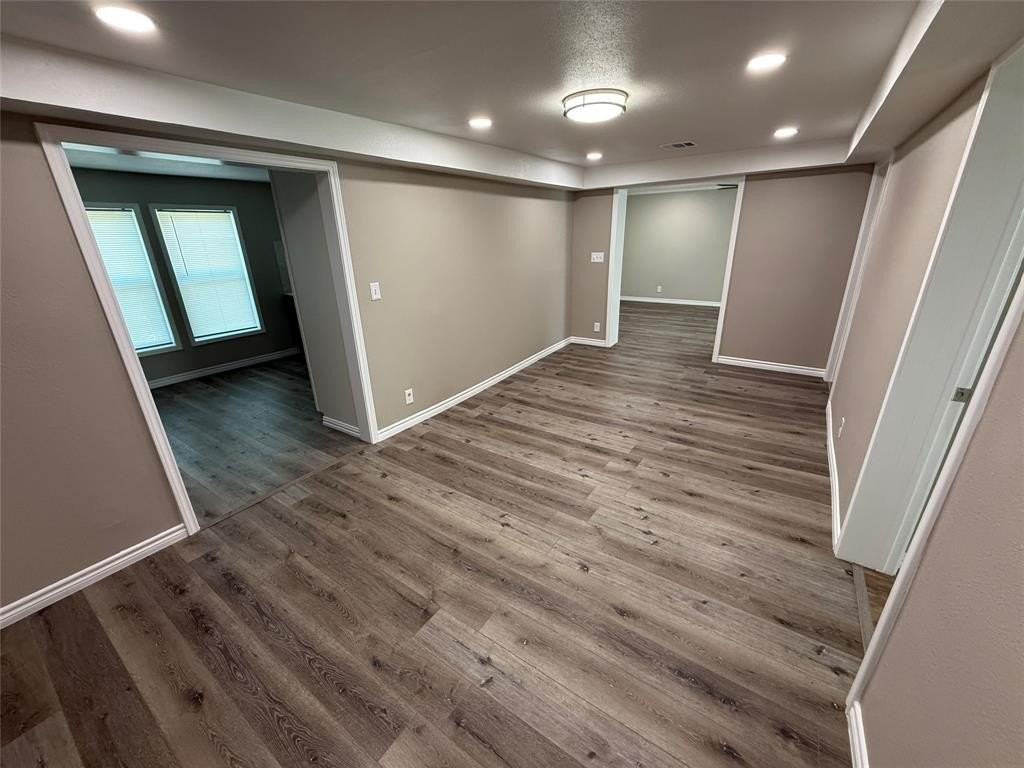 1005 Roberts St - Photo 7 of 29