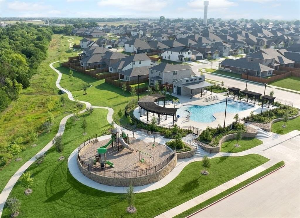 503 Stagg St - Photo 3 of 19