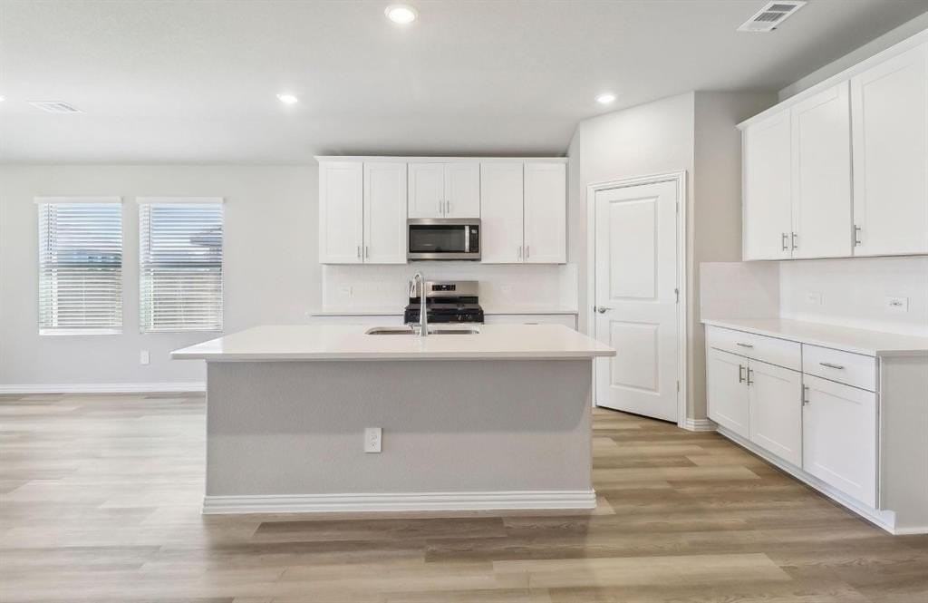 503 Stagg St - Photo 5 of 19