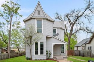 715 W Day St - Photo 1 of 1