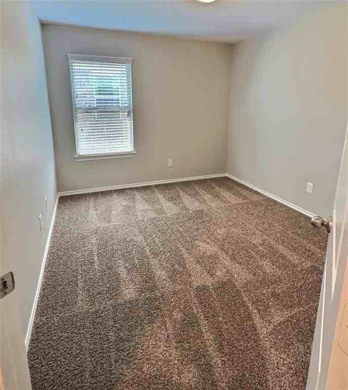 1103 Meadow Side Dr - Photo 4 of 7