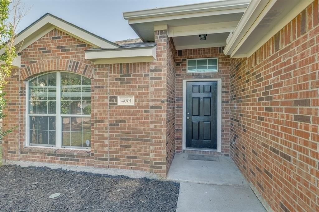 4001 Rochester Dr - Photo 5 of 30