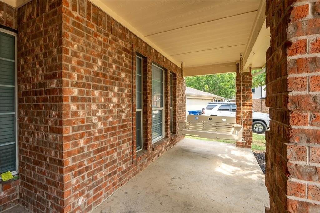 2304 Glenhaven Dr - Photo 4 of 39