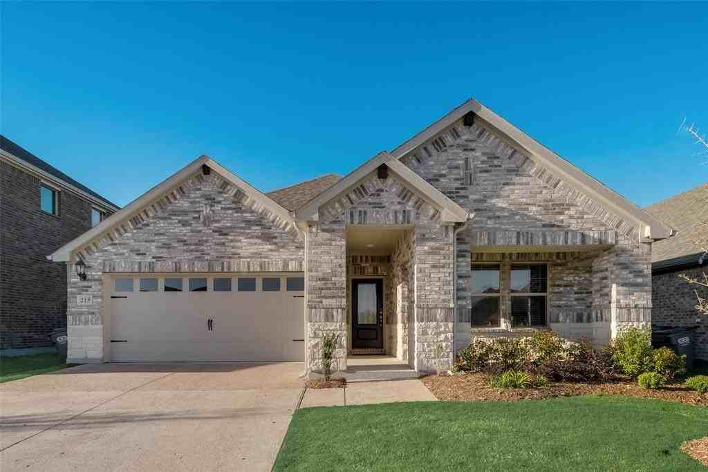 215 Quarry Street - Photo 2 of 21