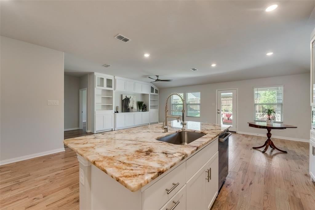 215 Quarry Street - Photo 5 of 21