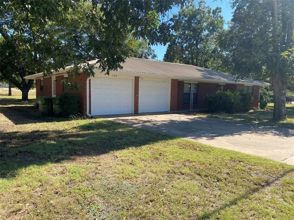 646 N Main St - Photo 2 of 15