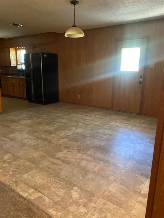 646 N Main St - Photo 6 of 15