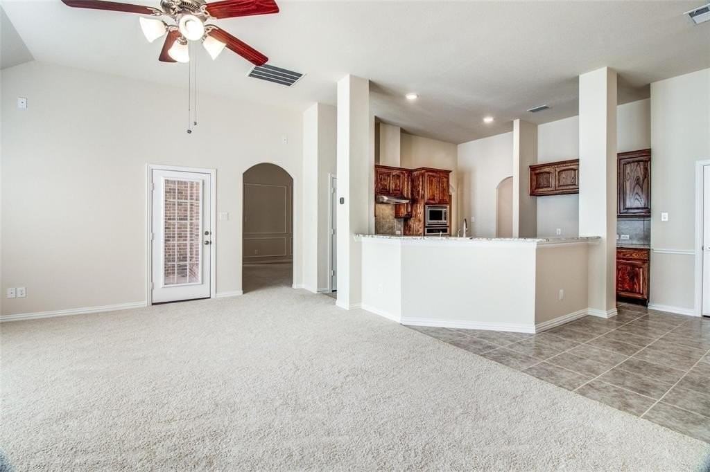 323 Westphalian Dr - Photo 6 of 15