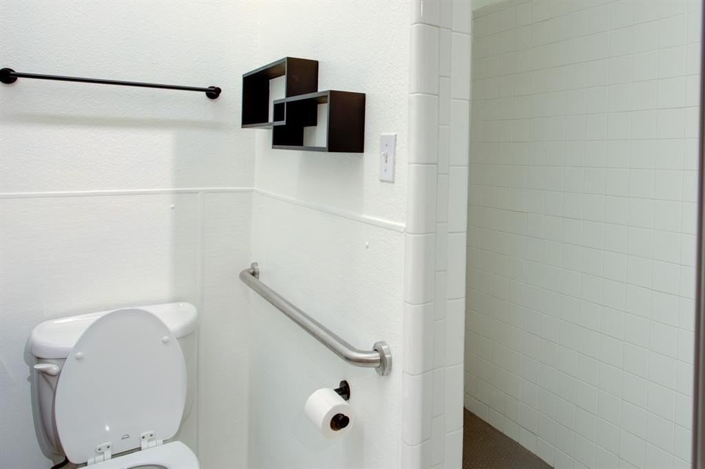 4210 Main St - Photo 6 of 10