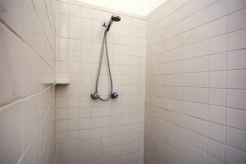 4210 Main St - Photo 7 of 10