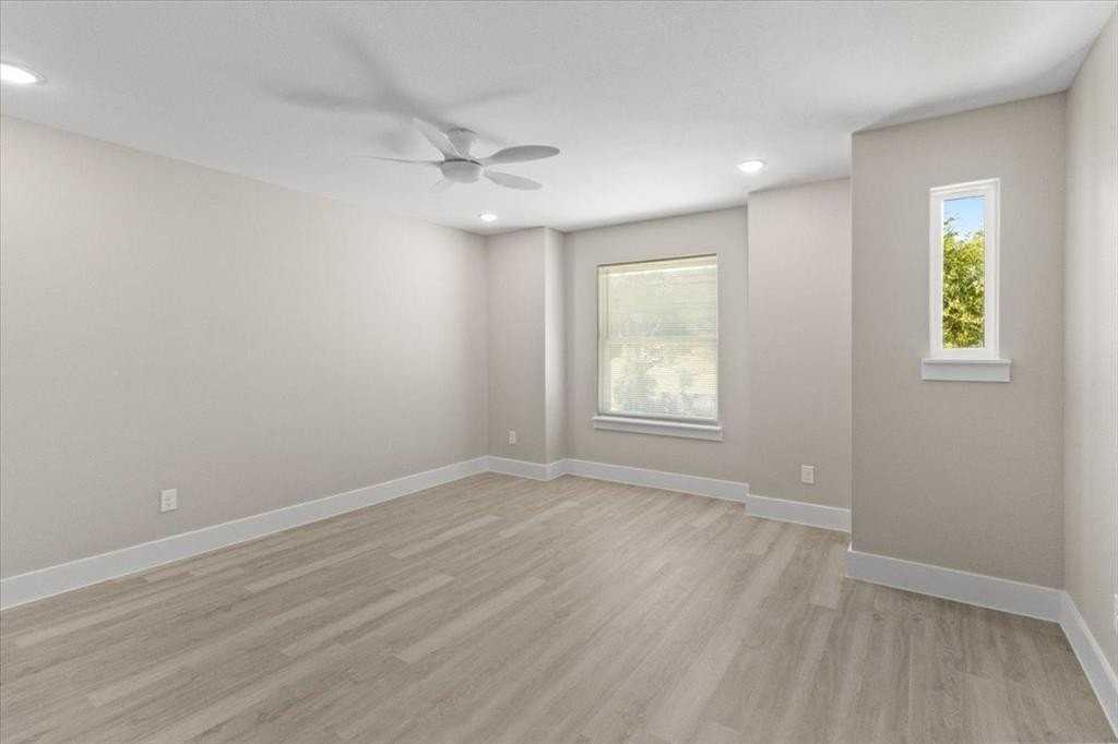 2644 Hutchinson St - Photo 7 of 32