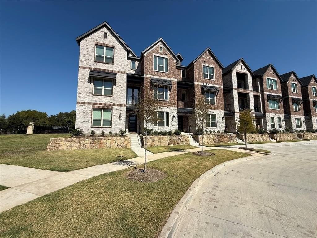 8330 Massive Dr - Photo 2 of 21