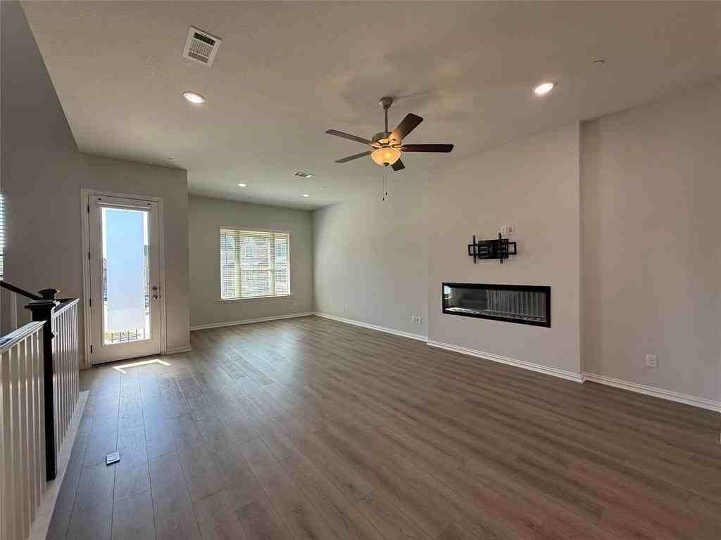 8330 Massive Dr - Photo 6 of 21