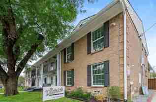 425 N Rosemont Ave #214 - Photo 1 of 1